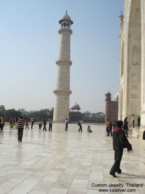 minarets of the taj mahal